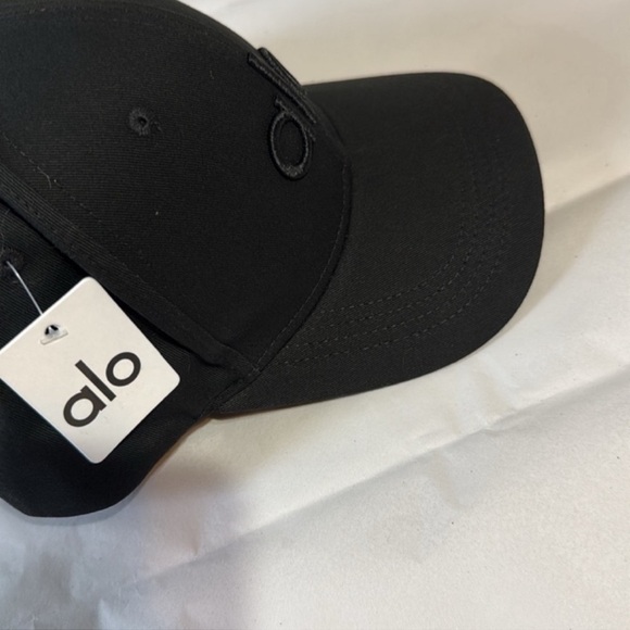 Alo Yoga UNISEX hat - Picture 4 of 5